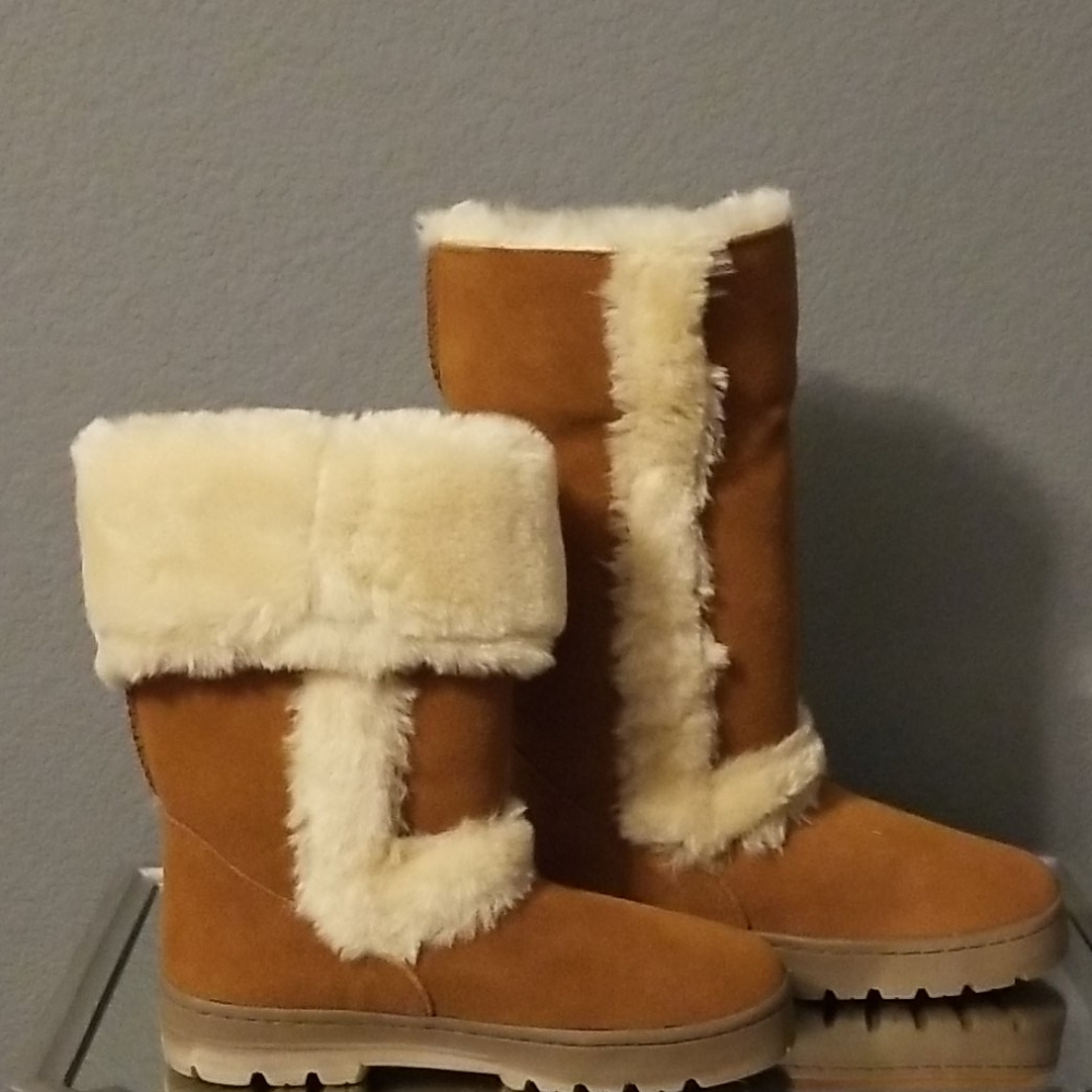 BRAND NEW BOOTS. ...NWOT 🎈SALE PRICE🎈